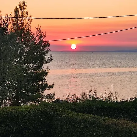 Apartament Front Of The Sea Elia Nikitis