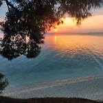 Front Of The Sea Apartment Elia Nikitis