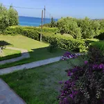 Front Of The Sea Apartment Elia Nikitis