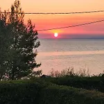 Front Of The Sea *