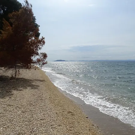 Front Of The Sea * Elia Nikitis